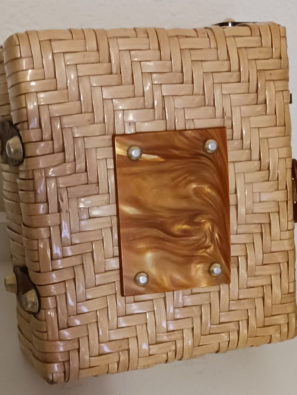 Lesco Lona Made In Hong Kong Vintage Woven Basket Style Purse w/ Lucite Accents - Picture 8 of 16